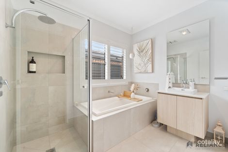 Property photo of 12 Stevenage Drive Strathtulloh VIC 3338