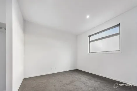 Property photo of 2/3 Courtyard Way Roxburgh Park VIC 3064