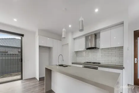 Property photo of 2/3 Courtyard Way Roxburgh Park VIC 3064