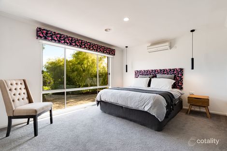 Property photo of 27 Fieldstone Boulevard Beaconsfield VIC 3807