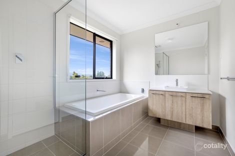 Property photo of 127 Dandelion Drive Rowville VIC 3178