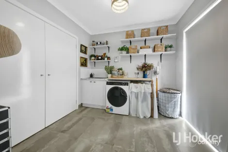 Property photo of 65 Oleary Way Maddingley VIC 3340