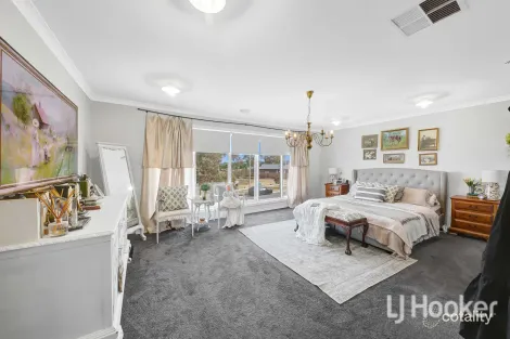 Property photo of 65 Oleary Way Maddingley VIC 3340