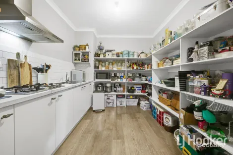 Property photo of 65 Oleary Way Maddingley VIC 3340