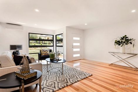 Property photo of 135 Woodhouse Grove Box Hill North VIC 3129
