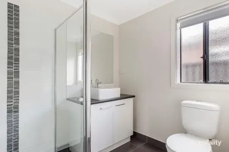 Property photo of 30 Jupiter Crescent Cranbourne West VIC 3977