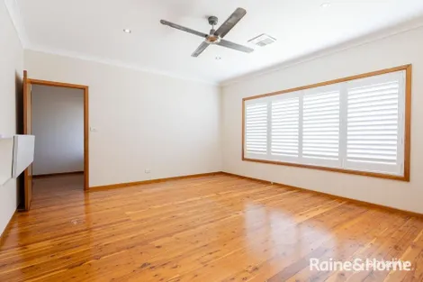 Property photo of 2 Hakea Court St Clair NSW 2759