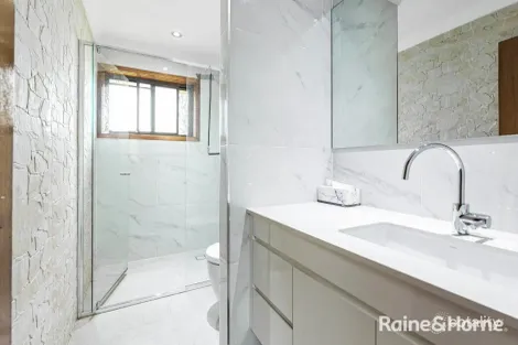 2 Hakea Ct, St Clair, NSW 2759