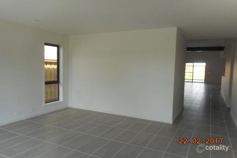 Property photo of 16 Gledswood Hills Drive Gledswood Hills NSW 2557