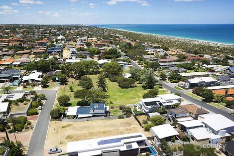 Property photo of 25 Lewin Way Scarborough WA 6019