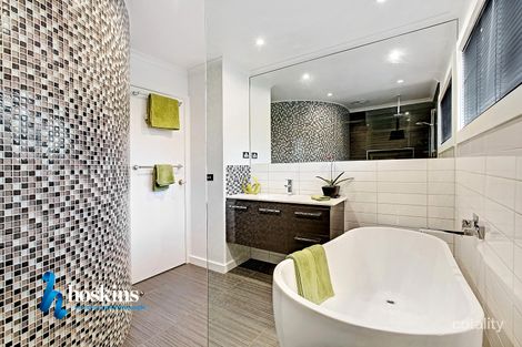 Property photo of 15 Wandarra Way Warranwood VIC 3134