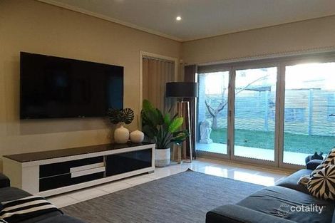 Property photo of 6 Waterside Boulevard Cranebrook NSW 2749