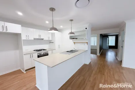 Property photo of 10 Tenyo Street Cameron Park NSW 2285