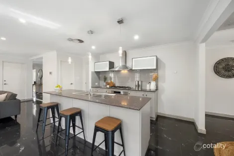 19 Wimbledon Dr, Piara Waters, WA 6112