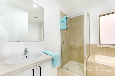 Property photo of 6 Lemon Myrtle Way Craigieburn VIC 3064