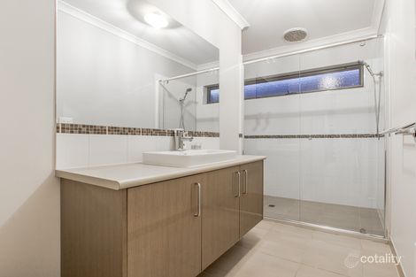 Property photo of 15 Rannoch Street Cranbourne East VIC 3977