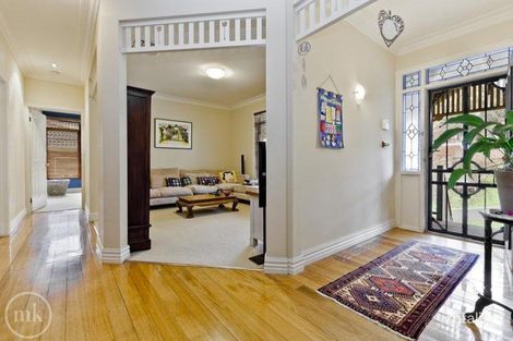Property photo of 19 Valley Park Grove Eltham VIC 3095