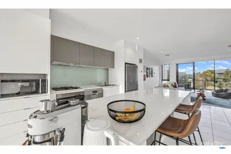 Property photo of 33 Coast Drive Torquay VIC 3228