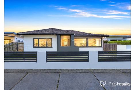 1/18 MCARTHUR AVE, ST ALBANS, VIC 3021