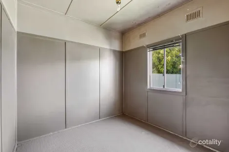 Property photo of 24 Buna Street Orange NSW 2800