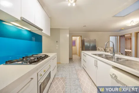 Property photo of 33 Cumberland Chase Hampton Park VIC 3976