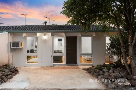 Property photo of 2/7 Carramar Avenue Glen Waverley VIC 3150