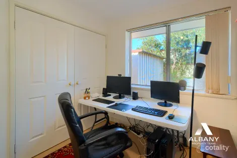 Property photo of 11 Brady Corner McKail WA 6330