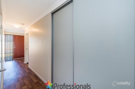 Property photo of 33 Kendale Way Meadow Springs WA 6210