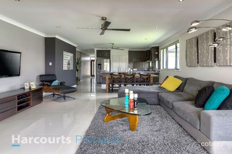 Property photo of 61 Diamantina Crescent Fitzgibbon QLD 4018