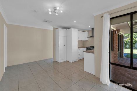 Property photo of 18 Jindarra Close Cooloongup WA 6168