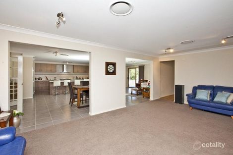 Property photo of 19 Canada Crescent Cameron Park NSW 2285