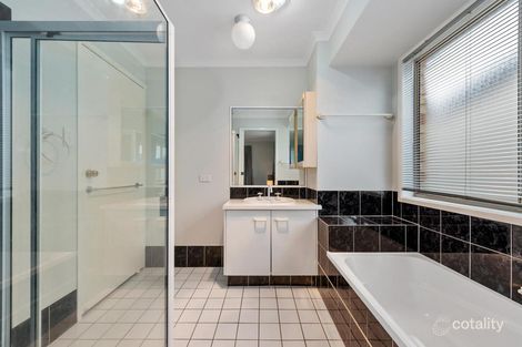 Property photo of 2 Adam Street Beachmere QLD 4510