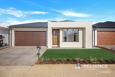 27 Buckingham Bvd, Strathtulloh, VIC 3338