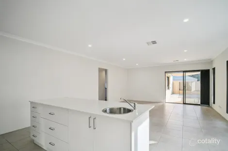 Property photo of 18 Wida Way Byford WA 6122