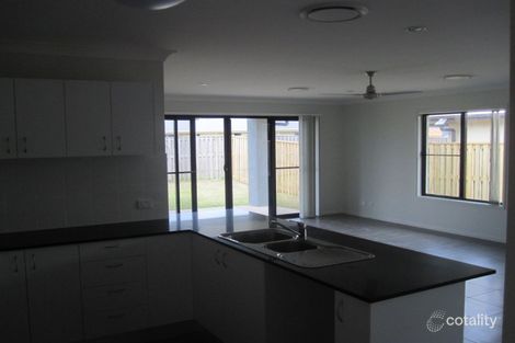 Property photo of 40 Coogee Terrace Blacks Beach QLD 4740