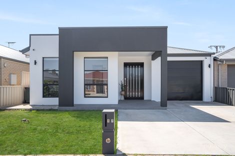 17 Emlyn Ave, Salisbury, SA 5108