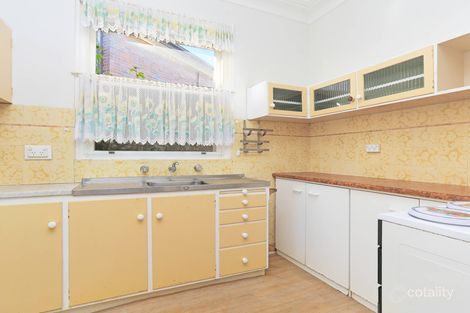 Property photo of 70 Gnarbo Avenue Carss Park NSW 2221