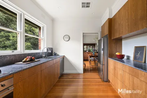 Property photo of 202 The Boulevard Ivanhoe East VIC 3079