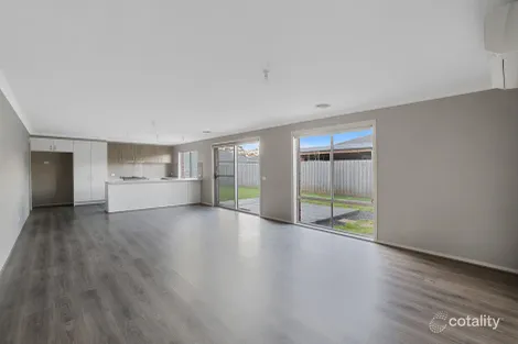 Property photo of 8 Pepper Crescent Drouin VIC 3818