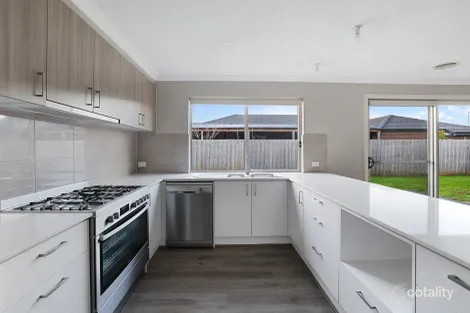 Property photo of 8 Pepper Crescent Drouin VIC 3818