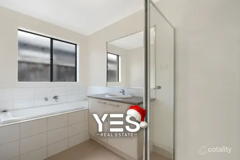 Property photo of 27 Ogle Way Cranbourne North VIC 3977