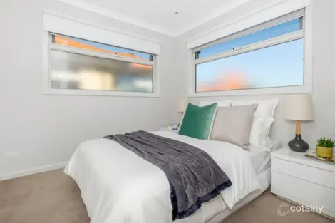 Property photo of 11 Ferguson Street Ascot Vale VIC 3032