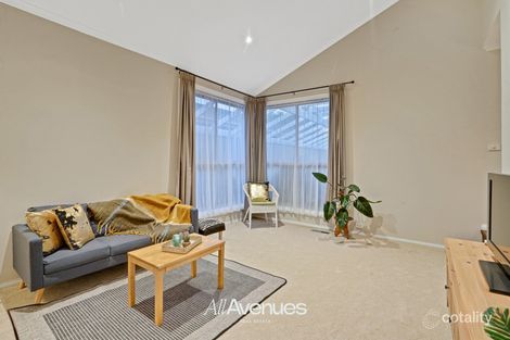 Property photo of 1 Tad Court Cranbourne North VIC 3977