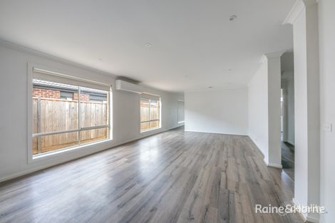 Property photo of 3 Blake Place Brookfield VIC 3338