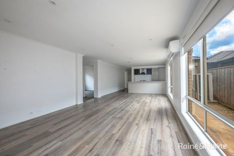 Property photo of 3 Blake Place Brookfield VIC 3338