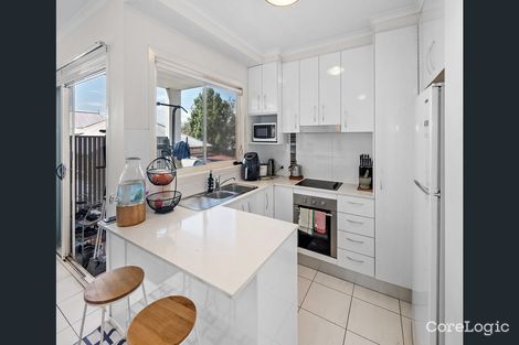 Property photo of 2/854 Sandgate Road Clayfield QLD 4011