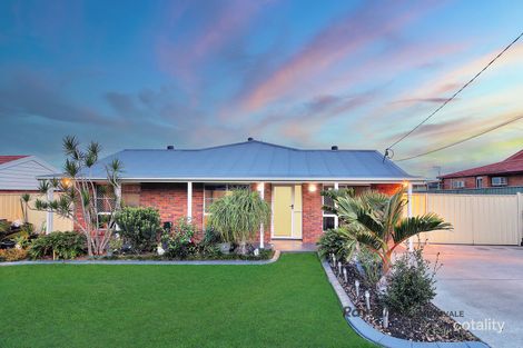 13 Helmet Ct, Hillcrest, QLD 4118