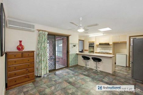 Property photo of 4 Grady Close Mill Park VIC 3082