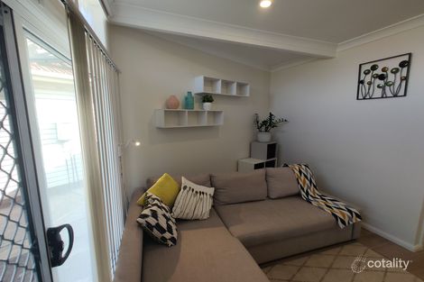 Property photo of 9 Comber Crescent Pendle Hill NSW 2145