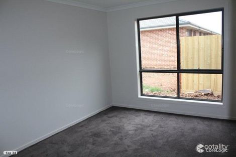 Property photo of 4 Greenleaf Circuit Tarneit VIC 3029